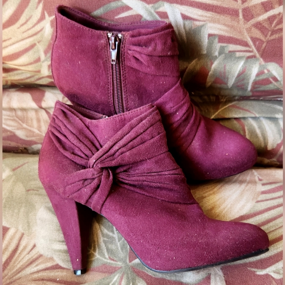 Like new Fioni boot shoes